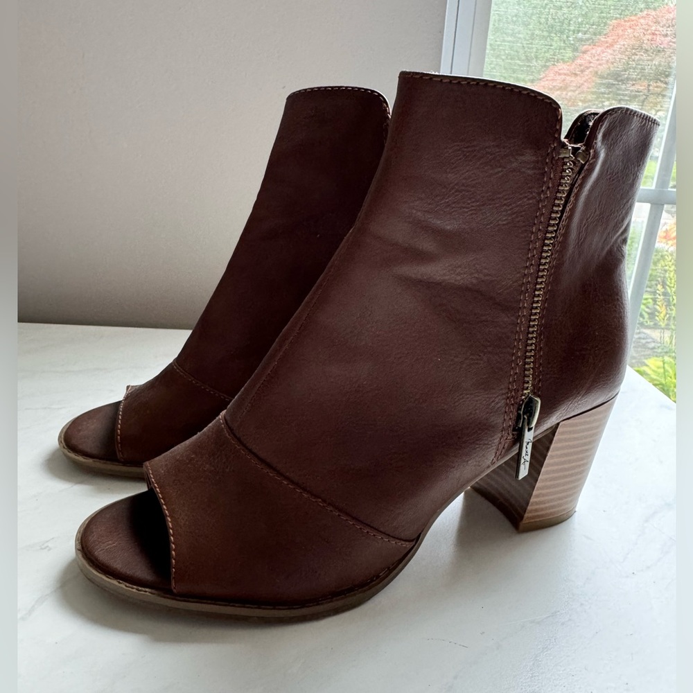 Alex Marie Cognac Open Toe Ankle Booties Size 8.5 NWOT